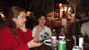 Con mi mamá - Cenando en lo del Chino - Santa Clara del Mar - 2017