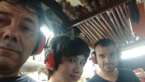 Oídos tapados para la desagradable música en la Rotonda de Santa Clara del Mar - 2017