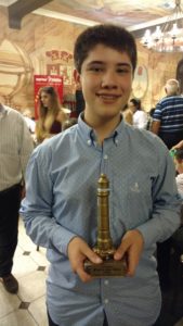 En la entrega del "Faro de Oro" para la "Orquesta Juvenil Amadeus" de Mar del Plata" - 2017