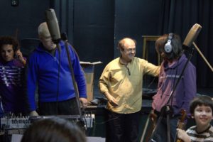 Con la Orquesta Juvenil Amadeus y equipo de grabación para lanzar un "CD" de la Orquesta - 2010