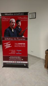 Banner en entrada al Teatro de Santa Clara del Mar